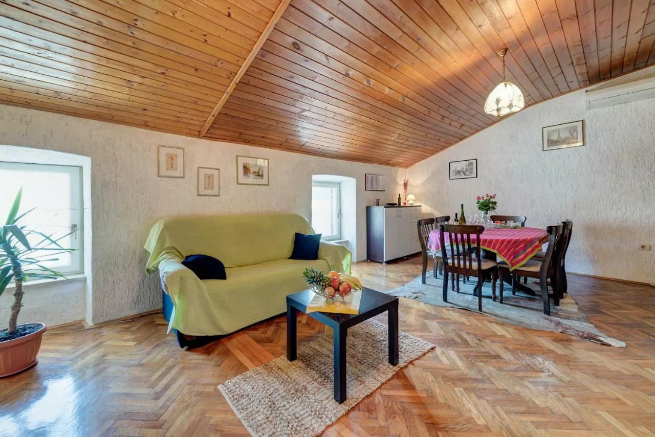 D&L Apartment In Center Pula Croatia